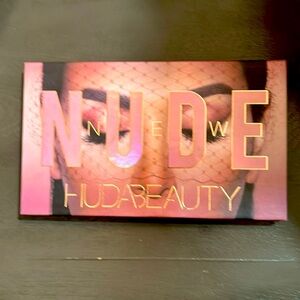 Huda Beauty New Nude Palette